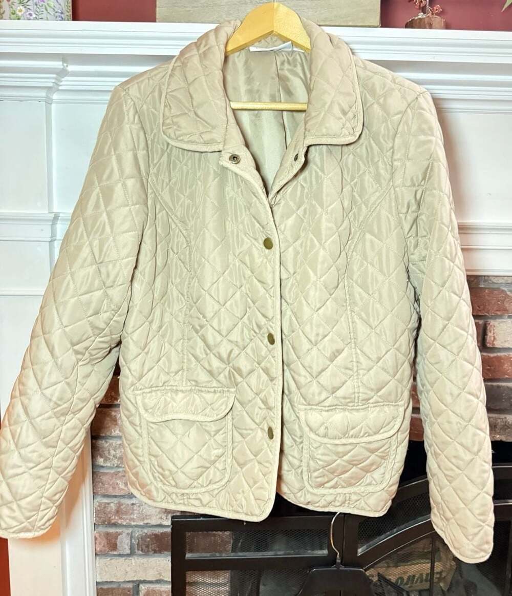 Breckenridge Women's Quilted Button-Down Barn Jacket in Beige, Size XL